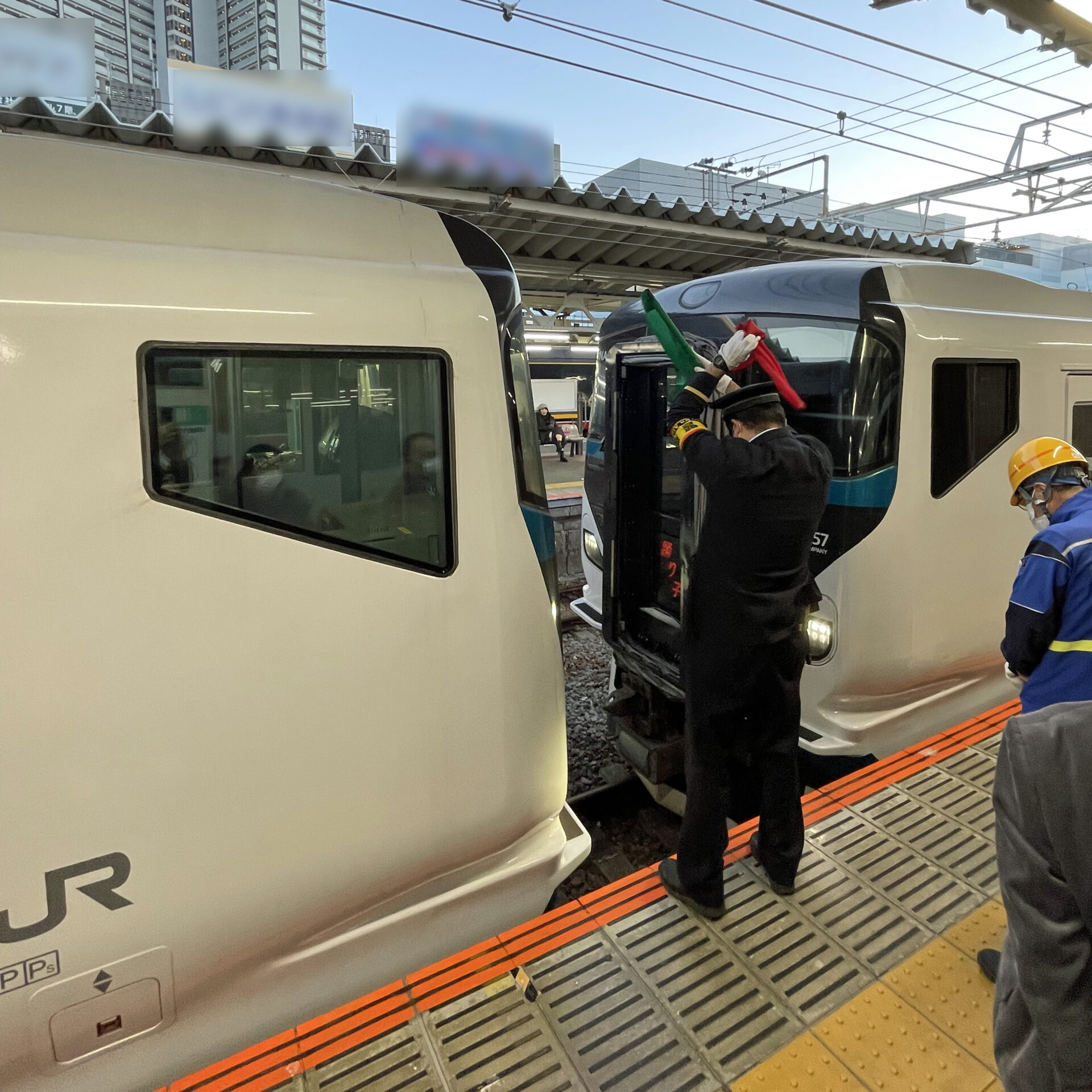 特急踊り子号連結作業熱海駅にて