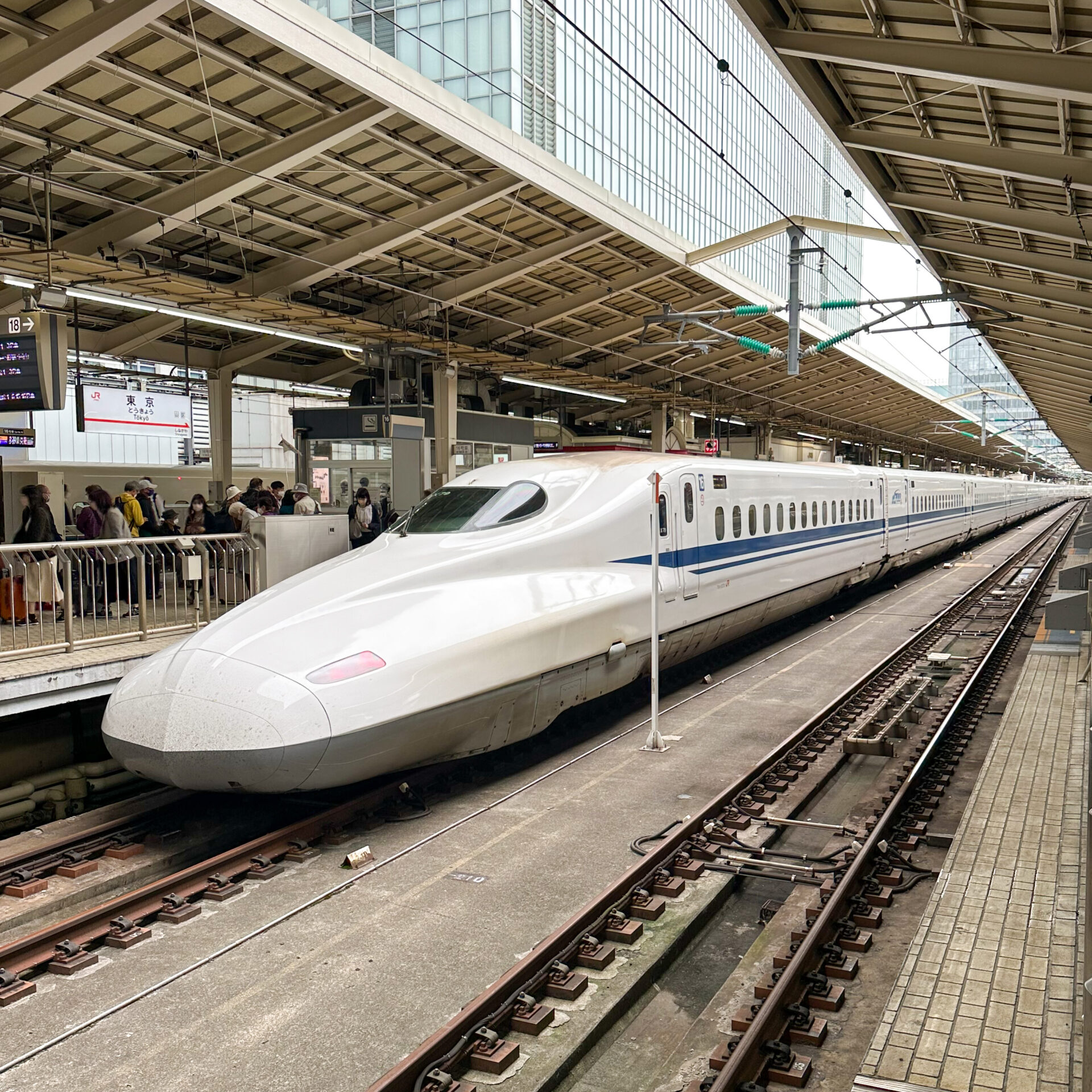 東海道新幹線N700系東京駅にて