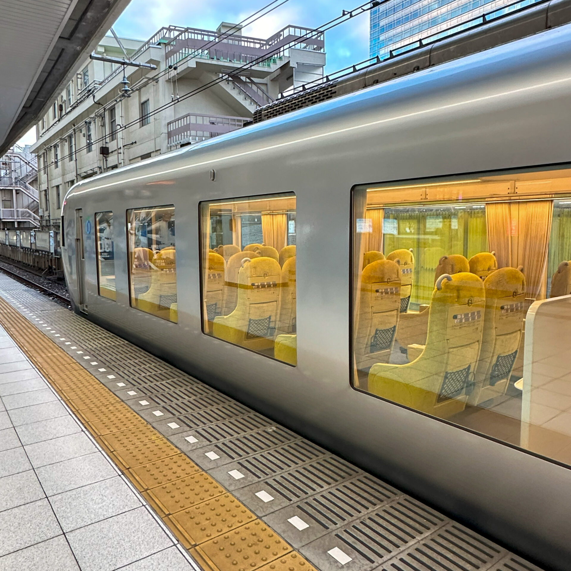 西武鉄道001系電車外装