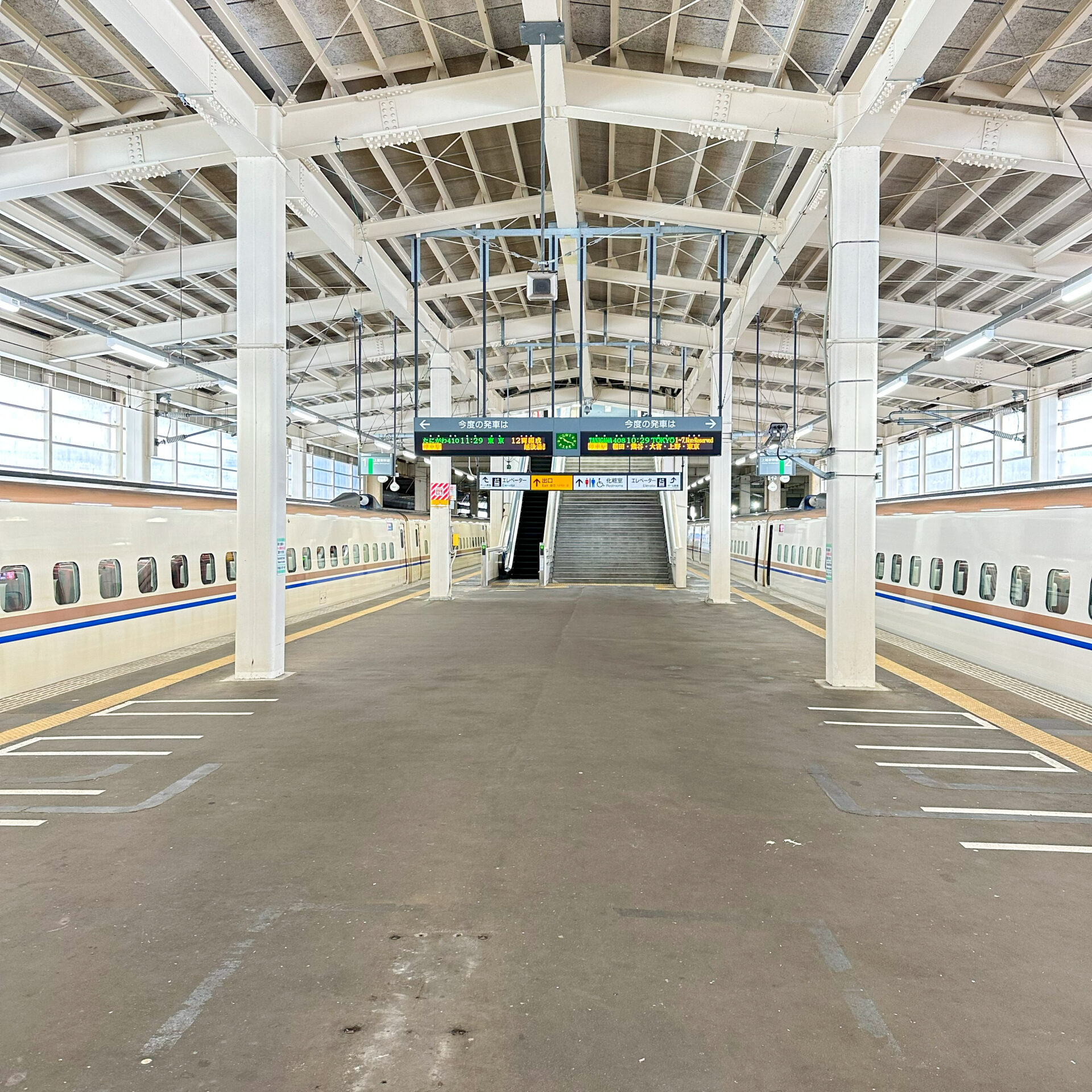 ガーラ湯沢駅ホーム