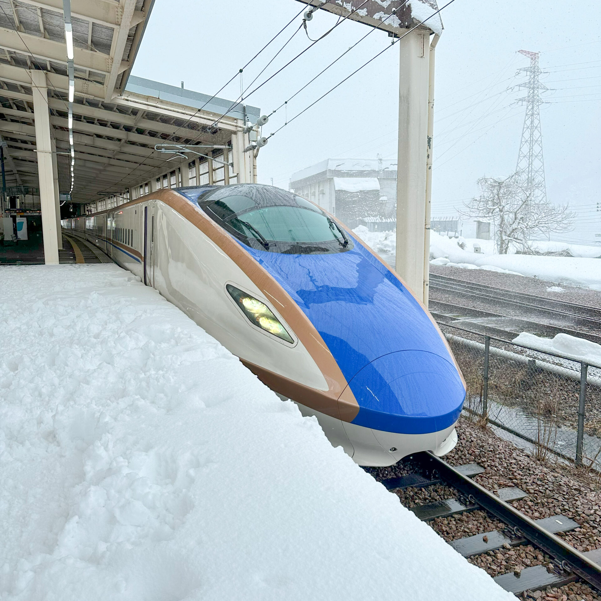 上越新幹線E7系ガーラ湯沢駅にて