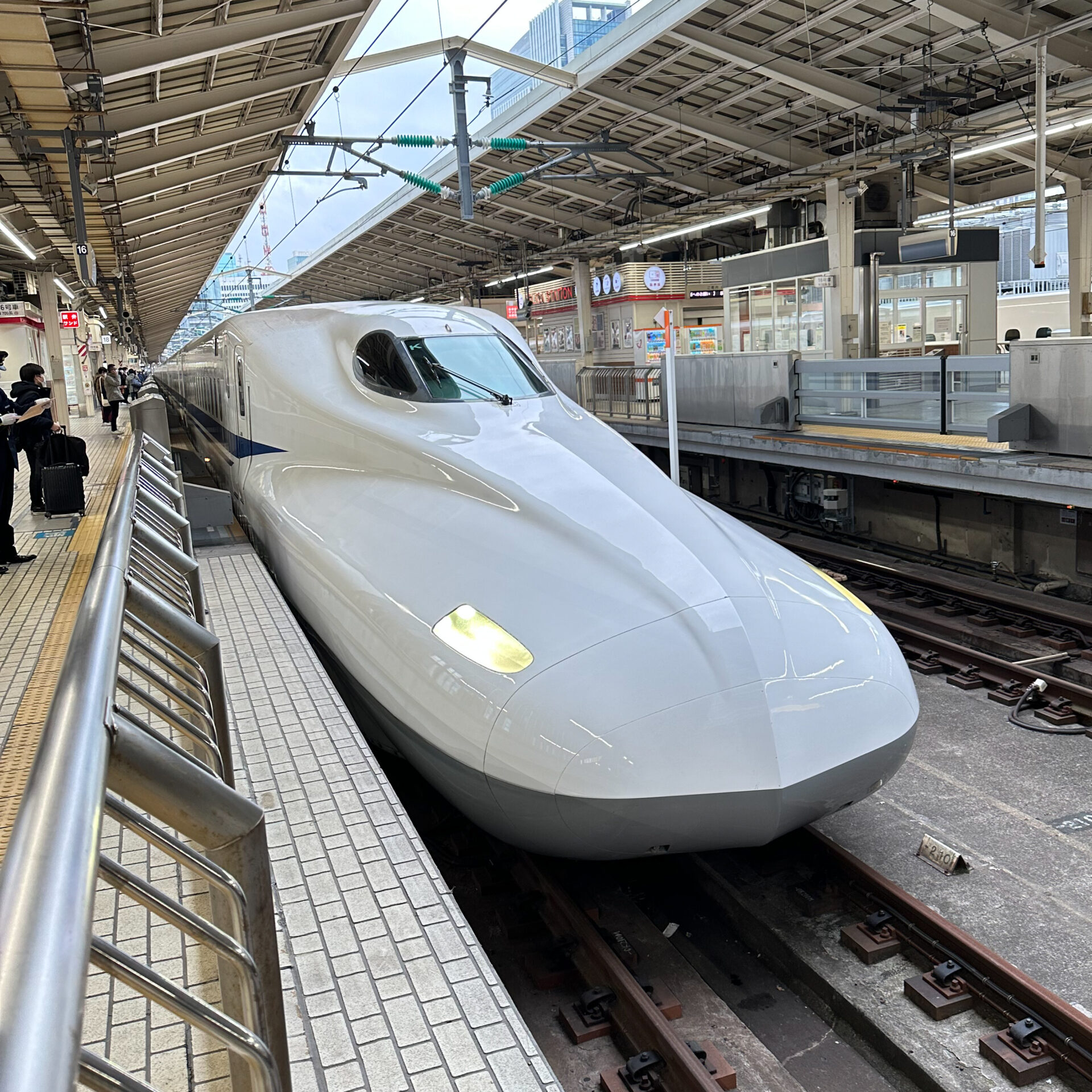 東海道新幹線N700系東京駅にて