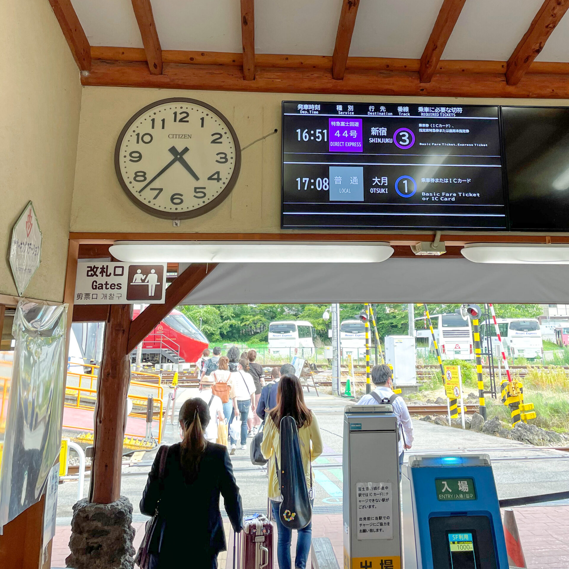 河口湖駅駅舎