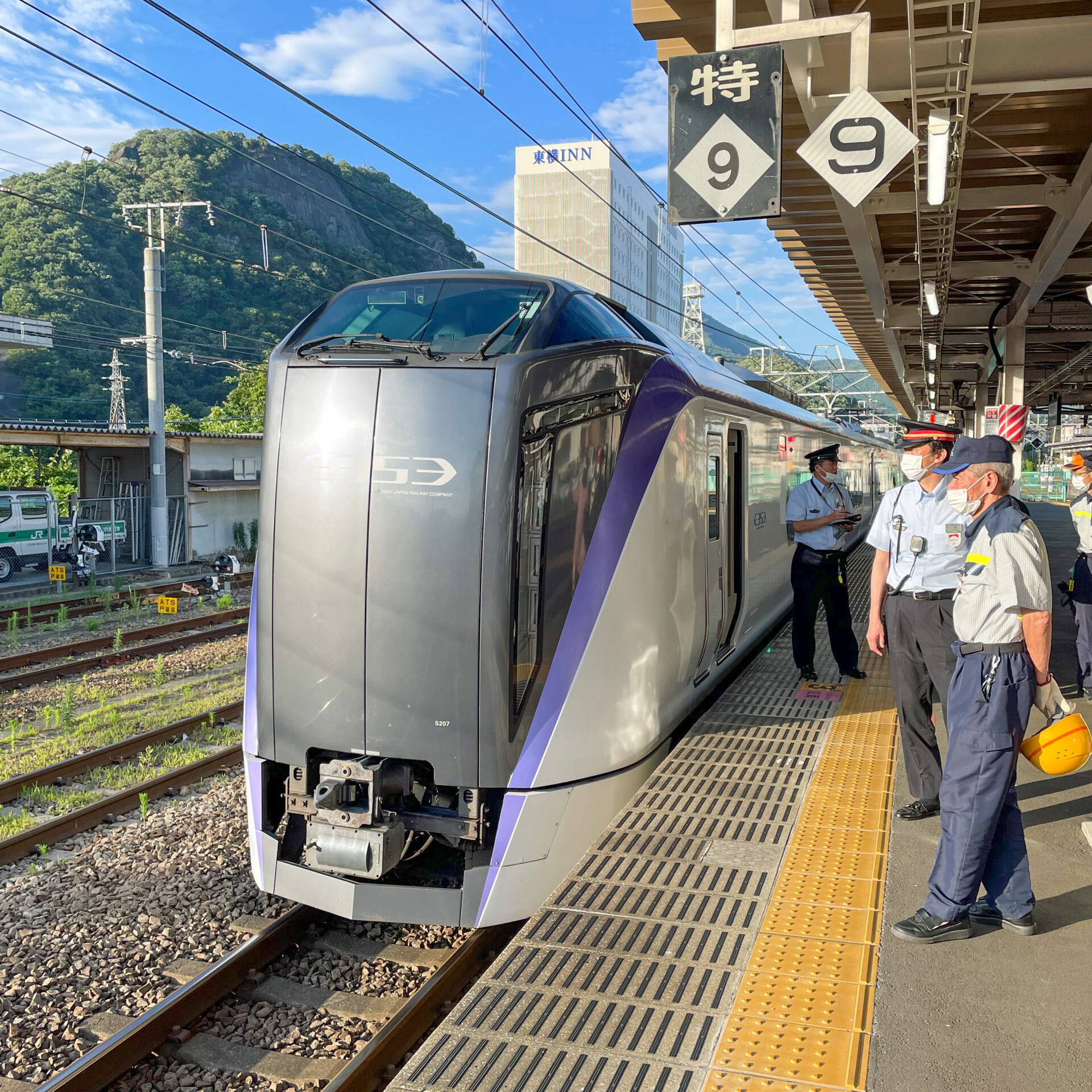 E353系電車連結作業大月駅にて